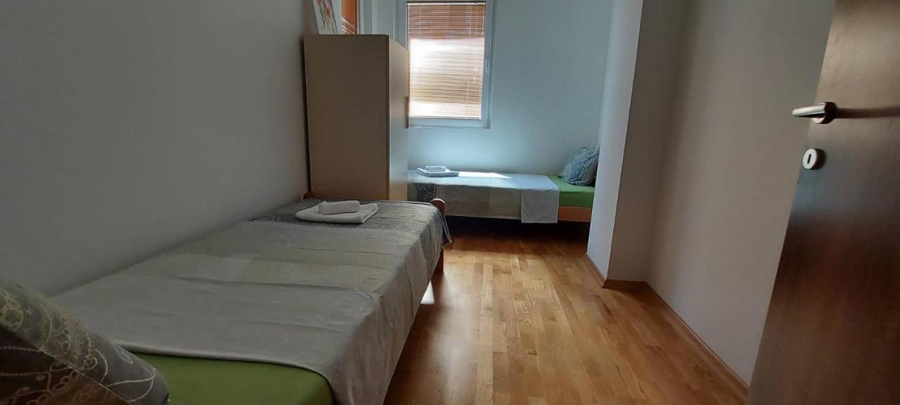 Ira'S 2 Bedroom Central Place With Private Parking Skopie Exterior foto